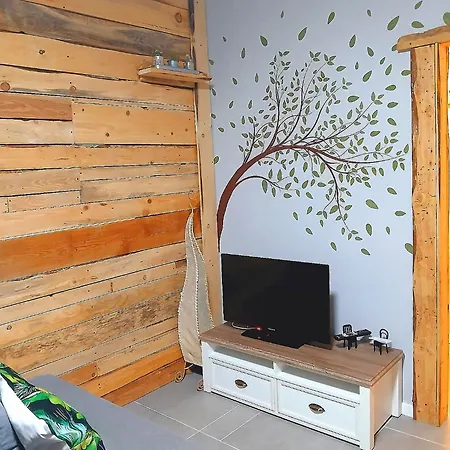 Lucia's Wood House Ferienhaus Intra