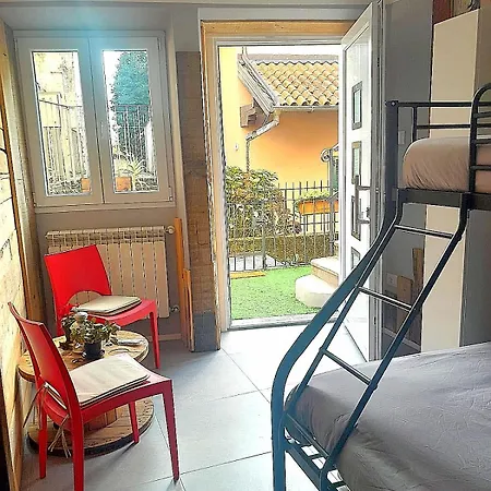 Lucia's Wood House * Intra