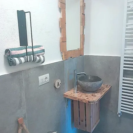 Lucia's Wood House Intra