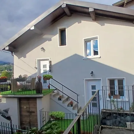 Lucia's Wood House Nyaraló *