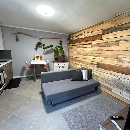 Lucia's Wood House Nyaraló *