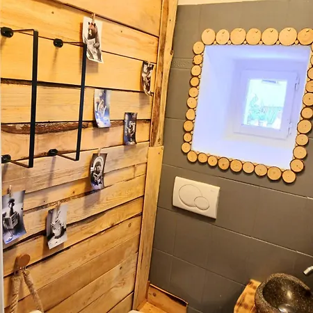 Lucia's Wood House *