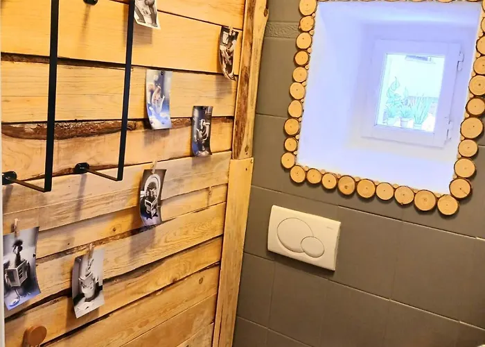 Lucia's Wood House *